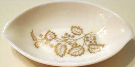 V302 4" Oval Ashtray