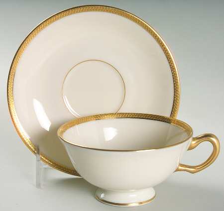 V36 Footed Cup & Saucer Set