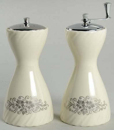 Valera Salt Mill & Pepper Mill Set by Lenox