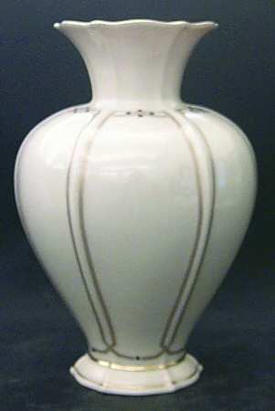 Vanguard Collection (Giftware) 9" Vase