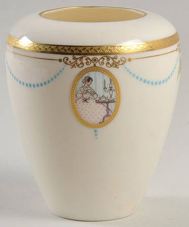 Virginian (Scalloped) 4" Vase