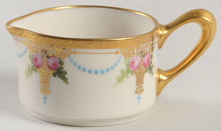 Virginian (Scalloped) Individual Stacking Creamer
