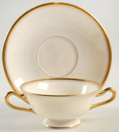The Vondel Footed Cream Soup Bowl & Saucer Set