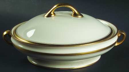 The Vondel Round Covered Vegetable