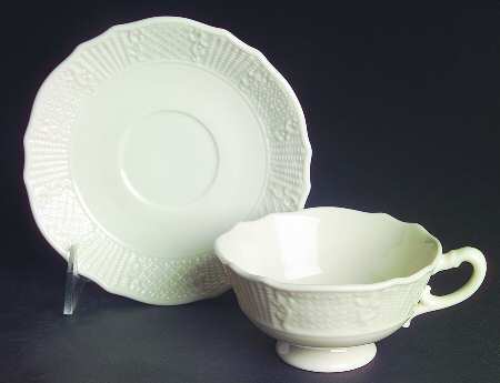 Washington Wakefield Off White Footed Cup & Saucer Set