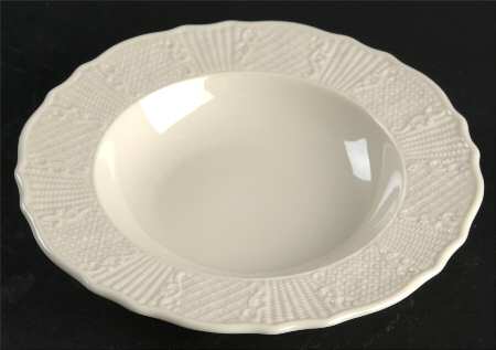Washington Wakefield Off White Rim Fruit/Dessert (Sauce) Bowl