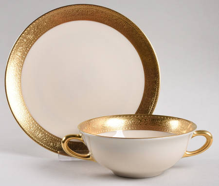 Westchester Flat Cream Soup Bowl & Saucer Set