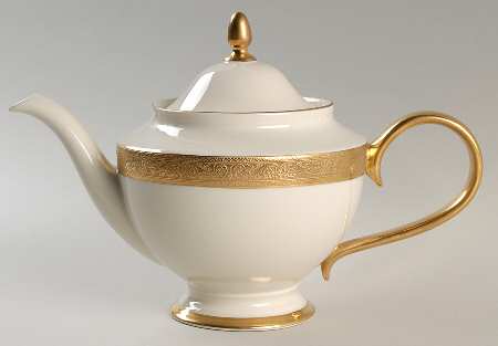 Westchester 1999 Shape Teapot & Lid