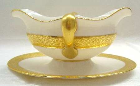 Westchester Gravy Boat with Attached Underplate