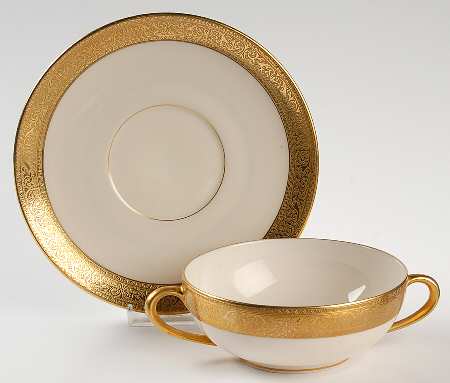 Westchester Flat Cream Soup Bowl & Saucer Set