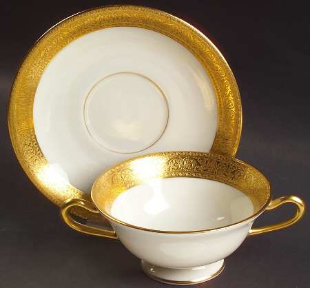 Westchester Footed Cream Soup Bowl & Saucer Set