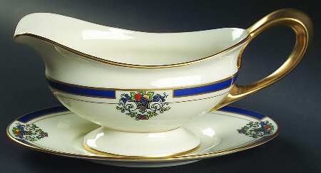 Westchester Gravy Boat with Attached Underplate
