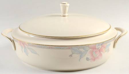 Westwood Round Covered Vegetable