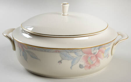 Westwood Small Round Covered Vegetable
