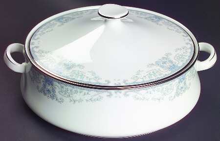 White Heather Round Covered Vegetable