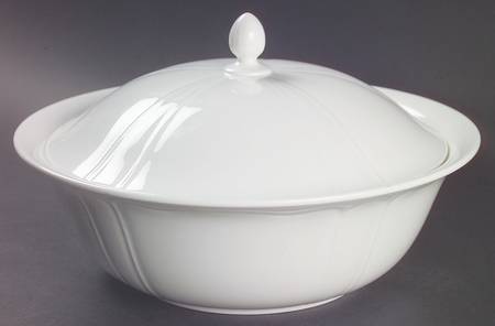 White Shore Round Covered Vegetable