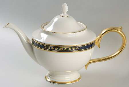 Winslow Castle Teapot & Lid