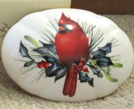 Winter Greetings Pierced Oval Box Lid Only