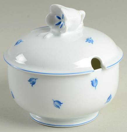 Muguet Blue Round Gravy Boat & Lid