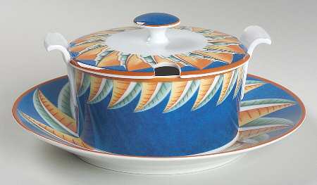 Soleil Round Gravy Boat & Lid with Underlate