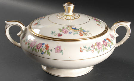 Audubon Round Covered Vegetable