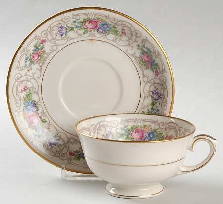 Flora Footed Cup & Saucer Set