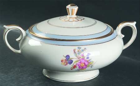 Hawthorne Round Covered Vegetable