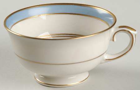 Hawthorne Footed Cup