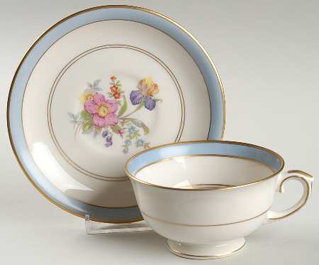 Hawthorne Footed Cup & Saucer Set