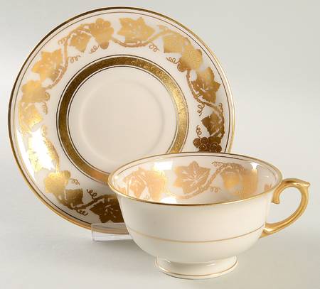 LAM13 Footed Cup & Saucer Set