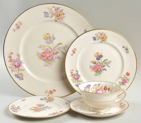 Linda Lee 40 Piece Estate Set