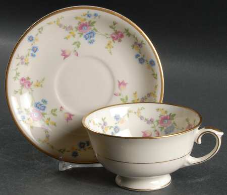 Marianna Footed Cup & Saucer Set