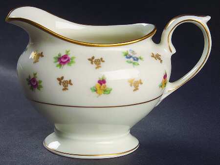 Molly Pitcher Creamer