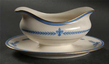Puritan Gravy Boat with Attached Underplate