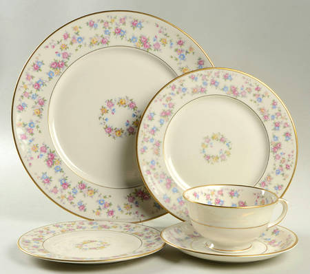 Reverie 5 Piece Place Setting