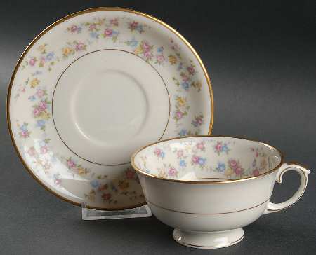 Reverie Footed Cup & Saucer Set