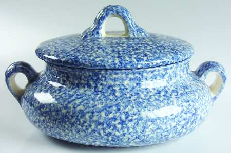 Blue Stipple 3 Quart Round Covered Casserole