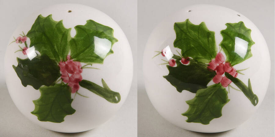 Holly (Green Trim) Salt & Pepper Set