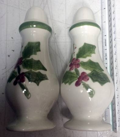 Holly (Green Trim) Oversized Salt & Pepper Set