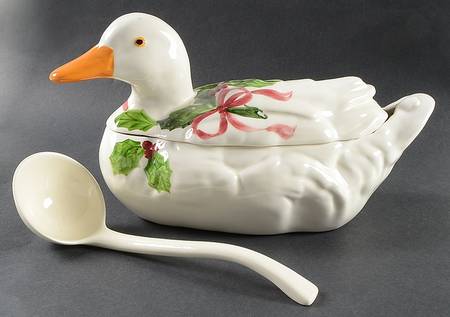 Holly (Green Trim) Figural Tureen & Lid with Ladle