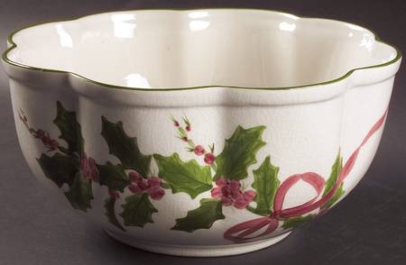 Holly (Green Trim) Fluted Bowl