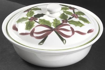 Holly (Green Trim) 2.5 Qt Round Covered Casserole