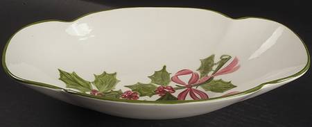 Holly (Green Trim) Bread Tray