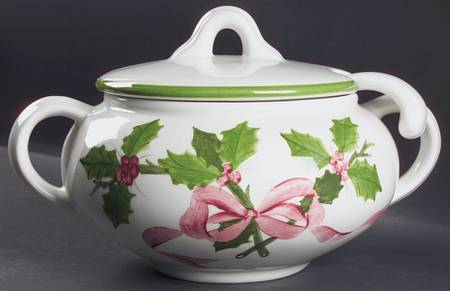 Holly (Green Trim) Tureen & Lid w/Ladle