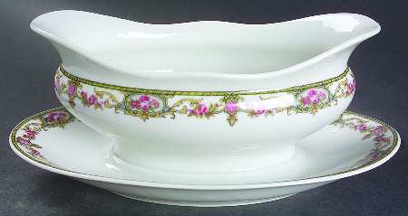 The Arenida (No Gold Trim) Gravy Boat with Attached Underplate