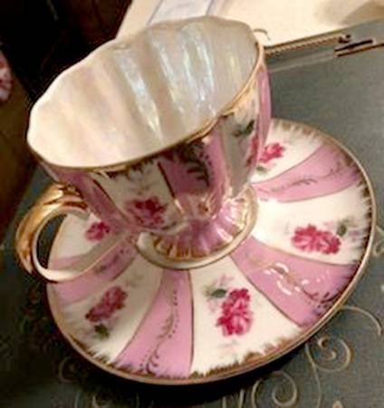 LEF119 Footed Cup & Saucer Set