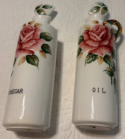 Americana Vinegar and Oil Set with Stoppers