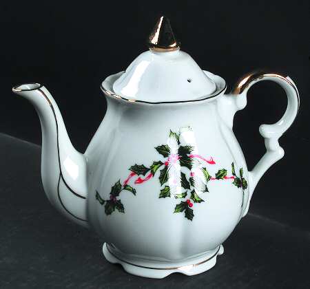 Boughs of Holly (SCALLOPED) Teapot & Lid