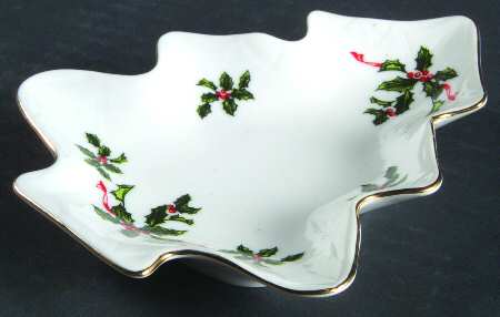 Boughs of Holly (SCALLOPED) Small Tree Shaped Dish