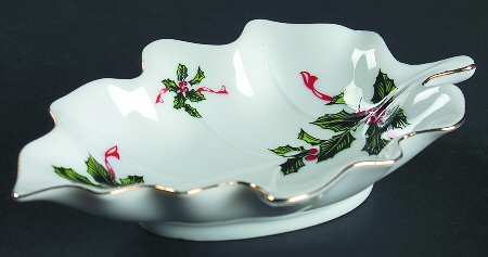 Boughs of Holly (SCALLOPED) Leaf Shaped Dish
